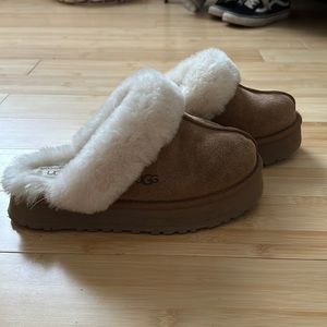 Ugg platform slipper